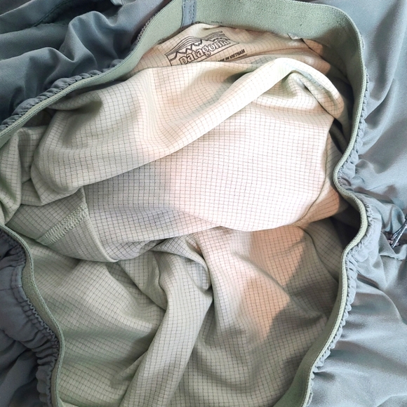 PATAGONIA Men's Multi Trails Shorts 8" in Hemlock Green Size Medium - Picture 6 of 10